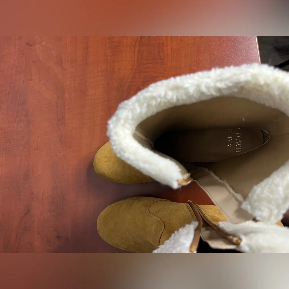 Crown & Ivy Women’s Tara Tan &‎ Fur Top Ankle Zipper Booties Size 9.5M Winter